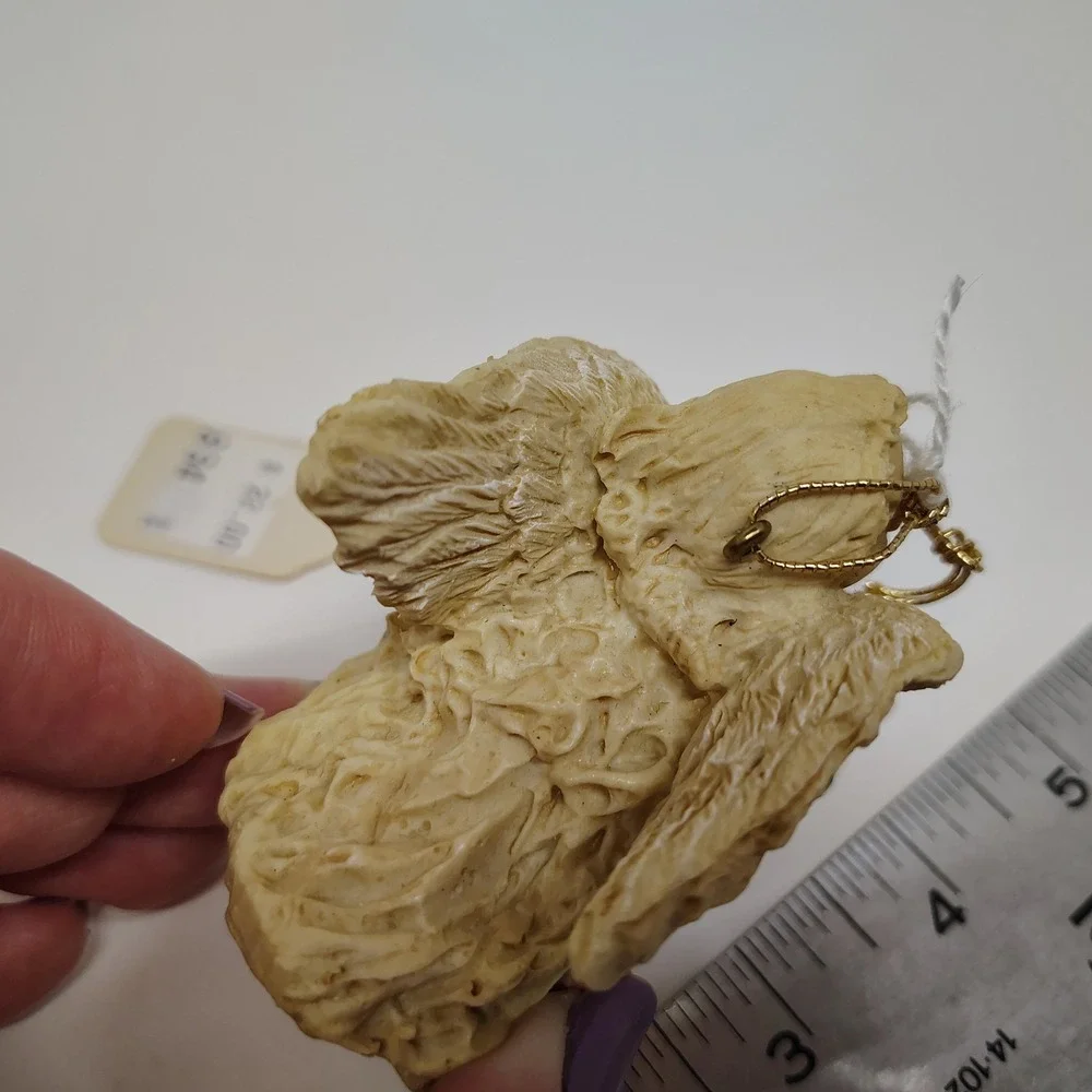 Vintage Angel Ornament Holding Rose‎ Cherub Resin Beige 3.5in